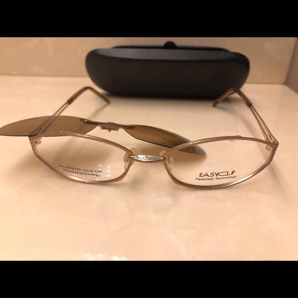 Easy clip glasses with sunglasses clip and case